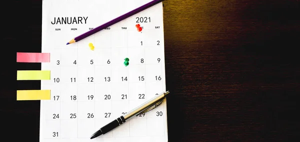Календарь Запланированные Встречи Булавками — стоковое фото