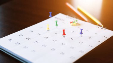 İğneli takvim ve zaman çizelgeleri.