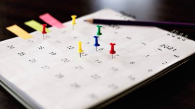 İğneli takvim ve zaman çizelgeleri.