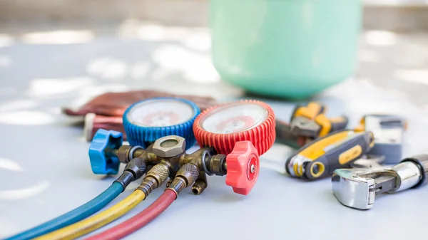 Havalandırma onarımı ve bakımı için araçlar.