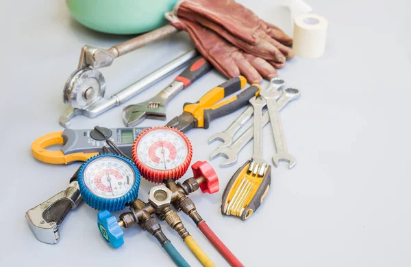 Havalandırma onarımı ve bakımı için araçlar.