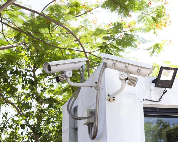 Cctv Kameror Installerade Utanför Byggnadens Säkerhetskoncept — Stockfoto