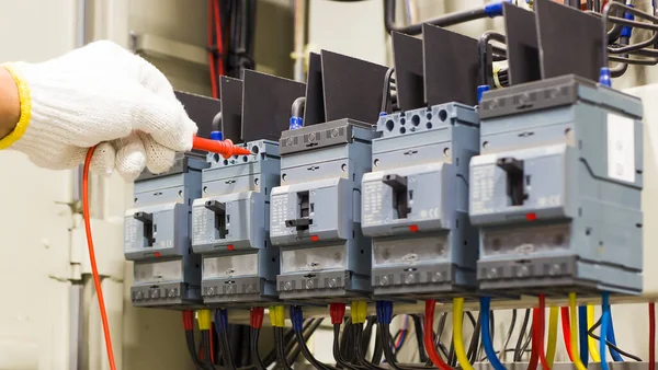 Electrical Engineer Tests Operation Electric Control Cabinet Regular Basis Maintenance — Stock Photo, Image