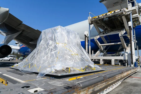 Loading Platform Air Freight Aircraft Loading Cargo Aircraft — Stock Fotó