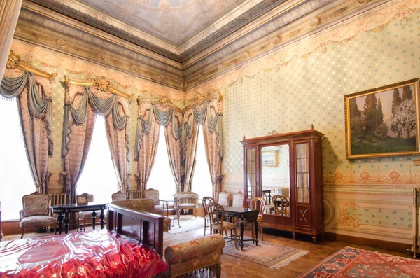 STANBUL, TURKEY - 15 de janeiro: O quarto de Mustafa Kemal Ataturk no Palácio Dolmabahce em 15 de janeiro de 2015 em Istambul, Turquia. Ele passou os últimos dias nesta sala. — Fotografia de Stock