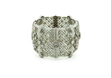 Beyaz bir arka plan üzerinde izole bilezik