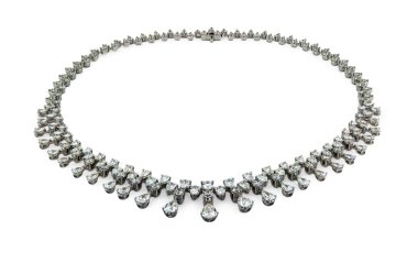 Beyaz bir arka plan üzerinde izole kolye