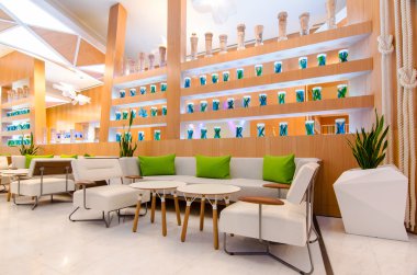 Restoran iç tablo ve Kanepeli yakın çekim