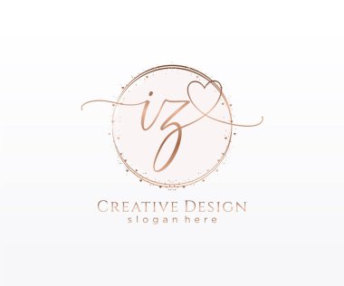 İlk el yazısı logosu tasarımı. Moda, fotoğrafçılık, düğün, güzellik, iş dünyası logosu.