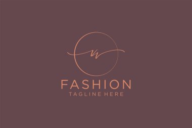 VV Feminine logo güzellik monogramı ve zarif logo tasarımı, ilk imzadan oluşan el yazısı logosu, düğün, moda, çiçek ve botanik yaratıcı şablona sahip..