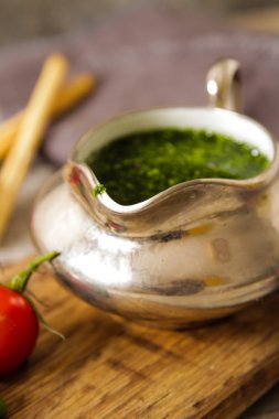 Domates Sos tekne ile İtalyan pesto