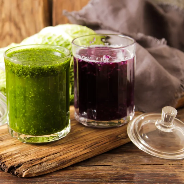 Batidos verdes para una dieta de espinacas —  Fotos de Stock