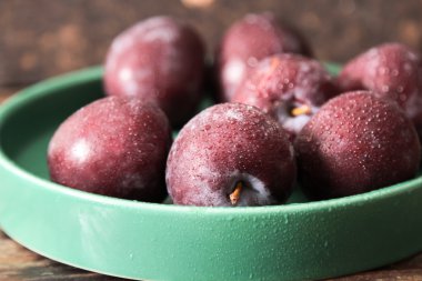 yaban mersini olgun çilek diyet ile Erik