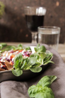 tatlı patates havuç ve lahana ile fırında pişmiş