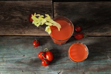 Kokteyl bar. Bloody Mary domates ve kereviz ile