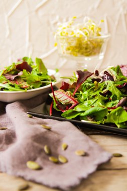 yeşil salata ile lahanası lezzetli yemekler diyet için yaprak