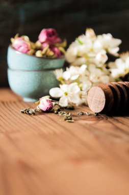 Gül ve yeşil, tatlım ile mavi çiçekleri ile Çin çay seti