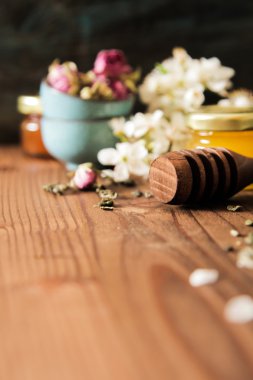 Gül ve yeşil, tatlım ile mavi çiçekleri ile Çin çay seti