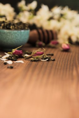 Gül ve yeşil, tatlım ile mavi çiçekleri ile Çin çay seti