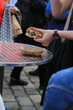 sokak gıda. salata ve et, lokanta Burger