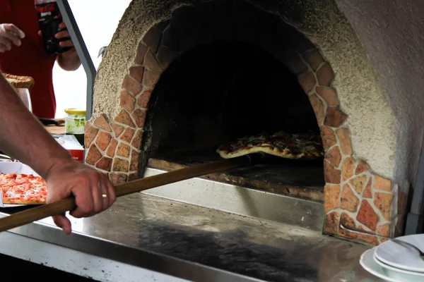 Ulicy żywności. Burger z sałatka i mięso, fast food — Zdjęcie stockowe