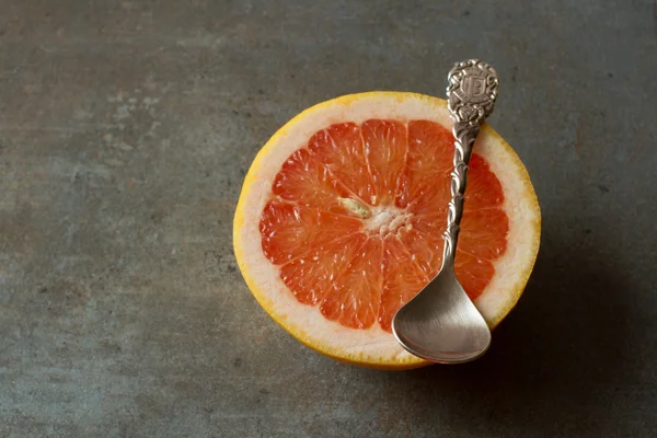 Mistura de frutas frescas para o café da manhã e para uma pessoa em uma dieta — Fotografia de Stock