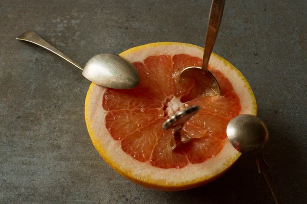 Mistura de frutas frescas para o café da manhã e para uma pessoa em uma dieta — Fotografia de Stock
