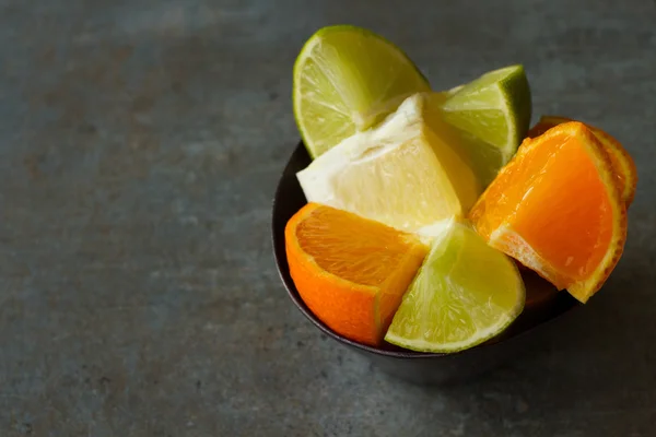 Mix świeżych owoców na śniadanie i dla osób na diecie — Zdjęcie stockowe
