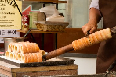 trdelnik yemek, sokak besindir lezzetli ve güzel