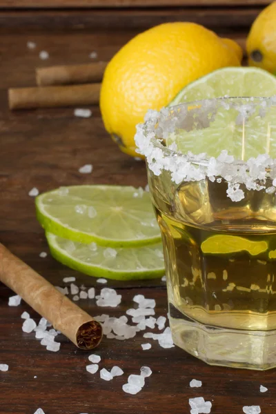 Tequila e lime Limone e come sigaretto — Foto Stock