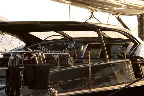 Yacht in the port of Monaco. expensive and beautiful boats — Stock Photo, Image