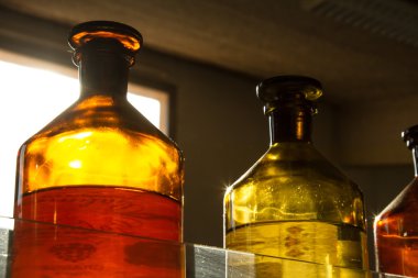 Cam Kavanoz renkli su solüsyonu ile