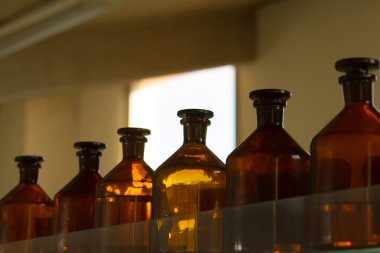 Cam Kavanoz renkli su solüsyonu ile