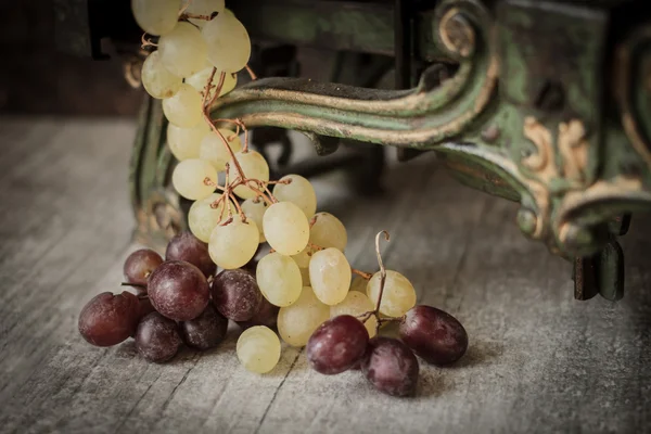 Bund reifer saftiger Trauben für Wein — Stockfoto