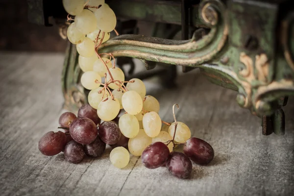 Bund reifer saftiger Trauben für Wein — Stockfoto
