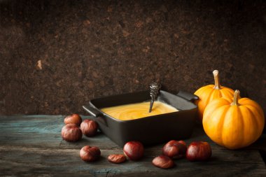 lezzetli, portakal, sonbahar kabak çorbası. Öğle yemeğinde Cadılar Bayramı