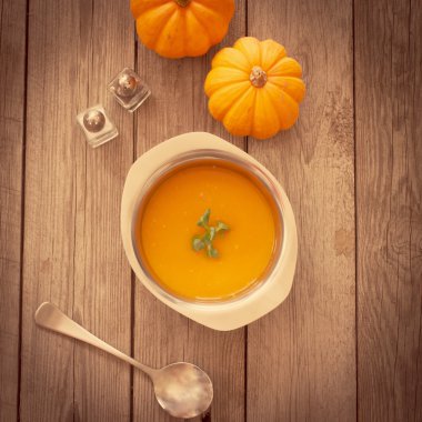 lezzetli, portakal, sonbahar kabak çorbası. Öğle yemeğinde Cadılar Bayramı