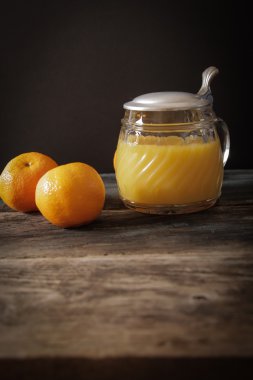 nane yaprakları ile portakal suyu