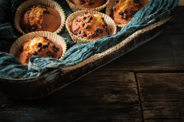 Deliciosos muffins de limão com chá e café humor romântico — Fotografia de Stock