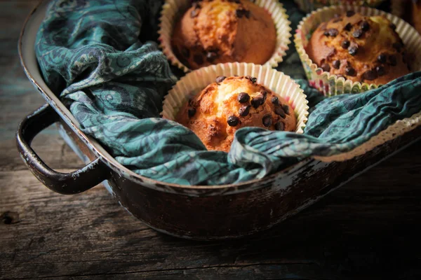 Deliciosos muffins de limão com chá e café humor romântico — Fotografia de Stock