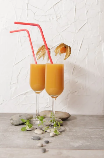 Tasty cocktail with juice. a party at the bar — Stock Photo, Image