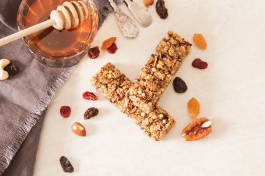Bal ve fındık ile lezzetli müsli Bar