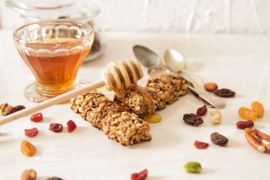 Bal ve fındık ile lezzetli müsli Bar