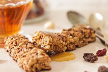 Bal ve fındık ile lezzetli müsli Bar