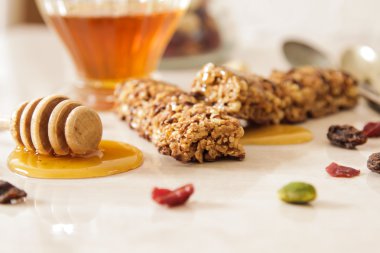 Bal ve fındık ile lezzetli müsli Bar