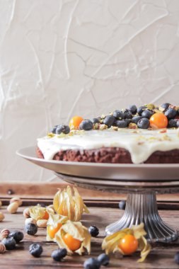 chenikom ve fizales braunis pasta