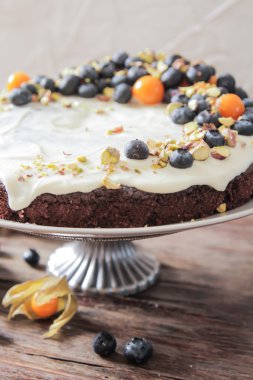 chenikom ve fizales braunis pasta