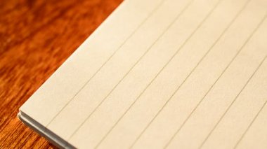 Yapılacaklar listesi başlık not defterinde marker ile yazma