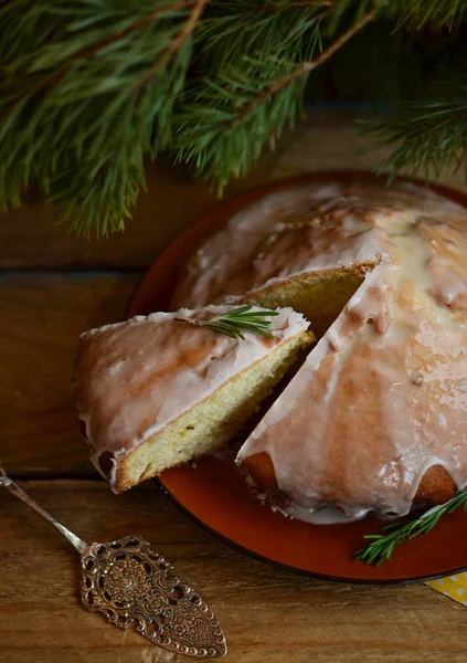 Lemon pie with rosemary and lime icing — Stock Photo, Image