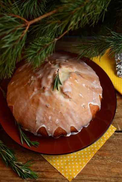 Lemon pie with rosemary and lime icing — Stock Photo, Image